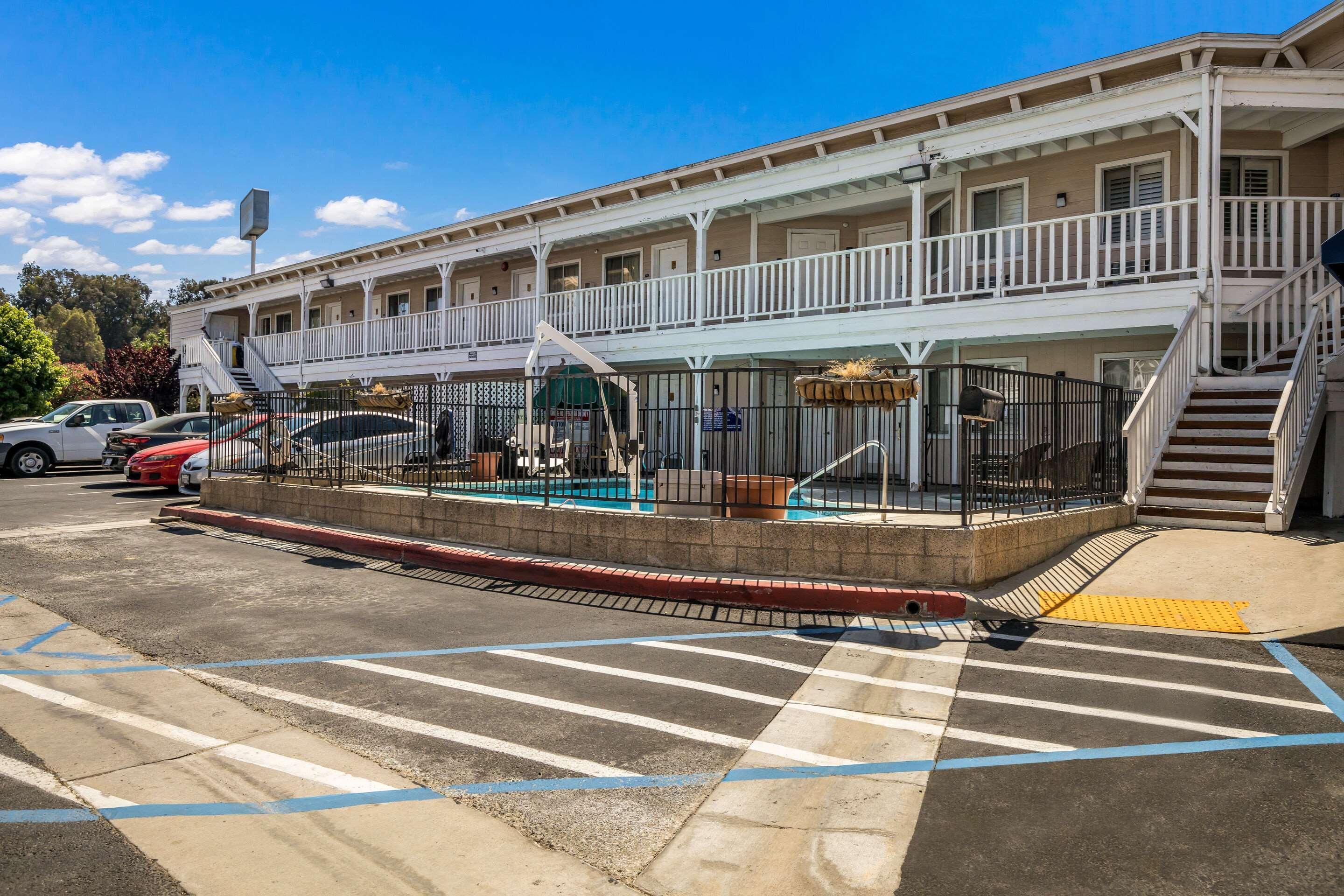 Rodeway Inn Old Town Temecula Exterior photo