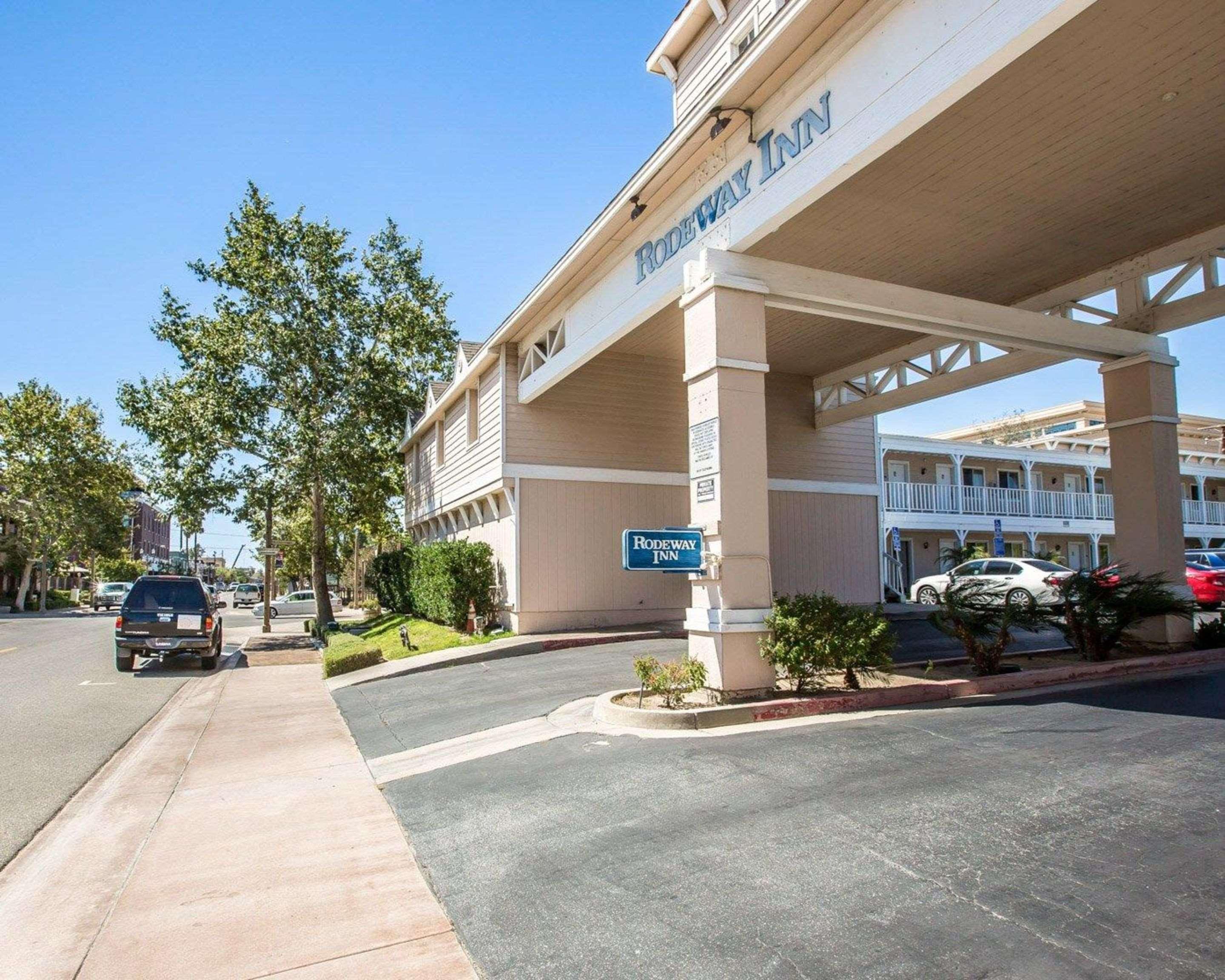 Rodeway Inn Old Town Temecula Exterior photo