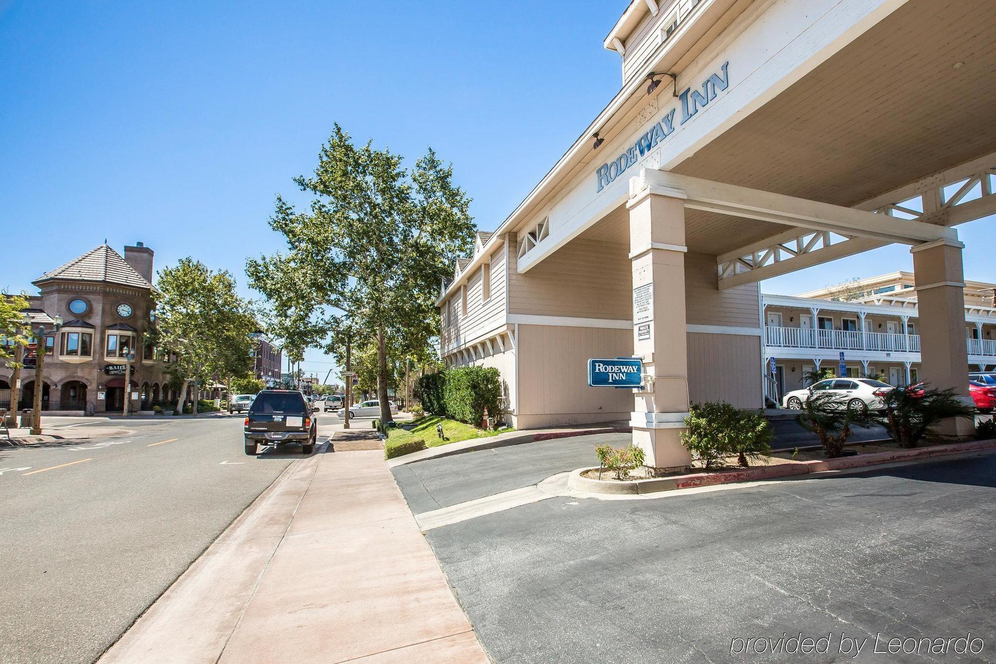 Rodeway Inn Old Town Temecula Exterior photo